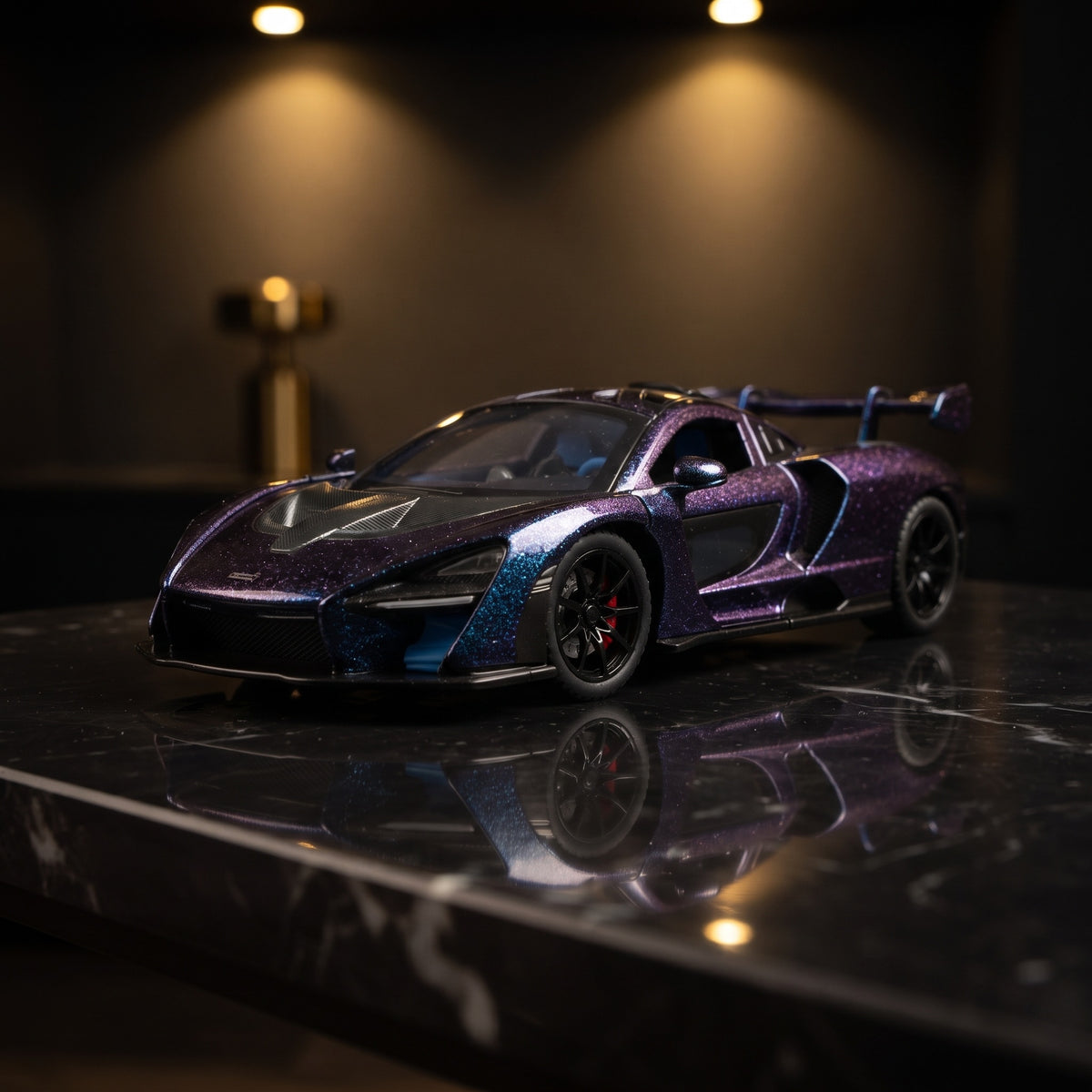 Apex V8 Hypercar – model na černé mramorové polici, model 1:24